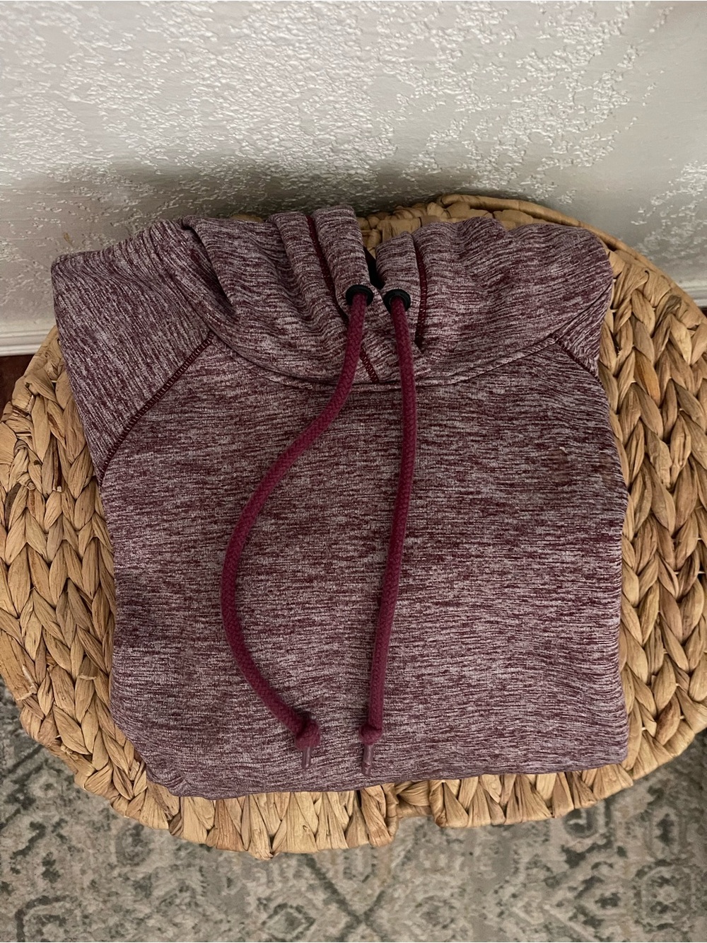 Under Armour Women’s Burgundy Pullover Hoodie size XS